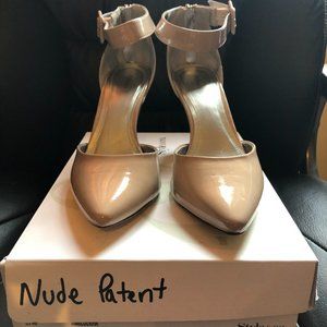 Like new-Patent pumps nude-size 10